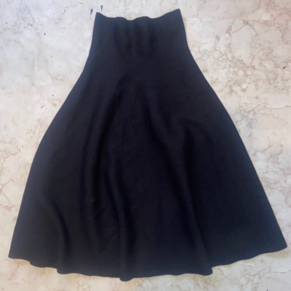 black skirt